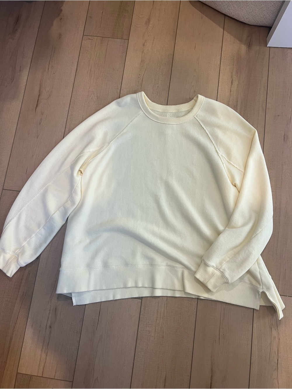 aerie women’s Crewneck Sweatshirt in Cream